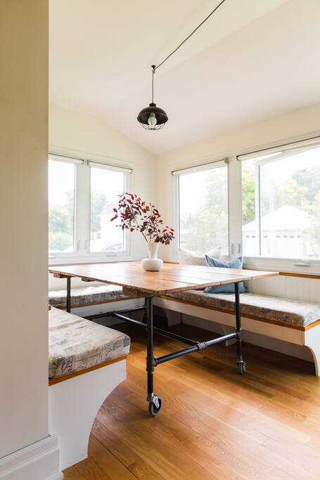 5 Bed Home in Wellington, 5 min Walk to Downtown