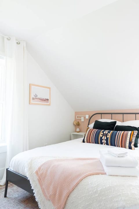 Downtown Picton 2 Bedroom Boho Suite!