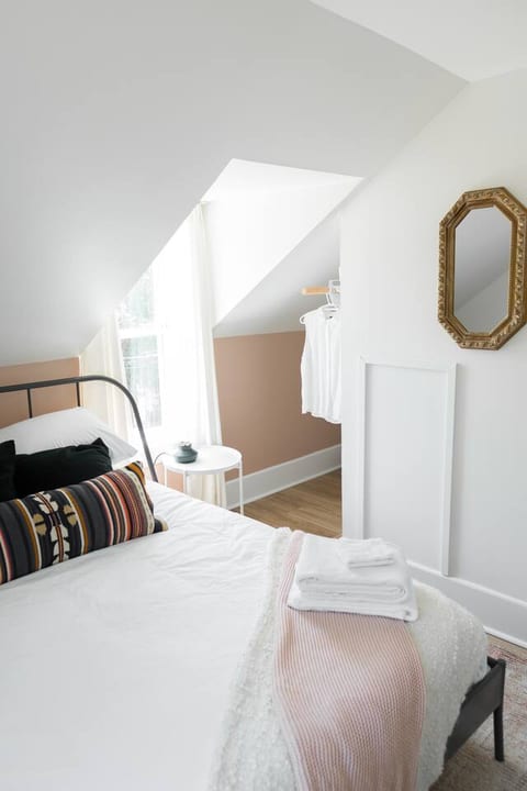 Downtown Picton 2 Bedroom Boho Suite!