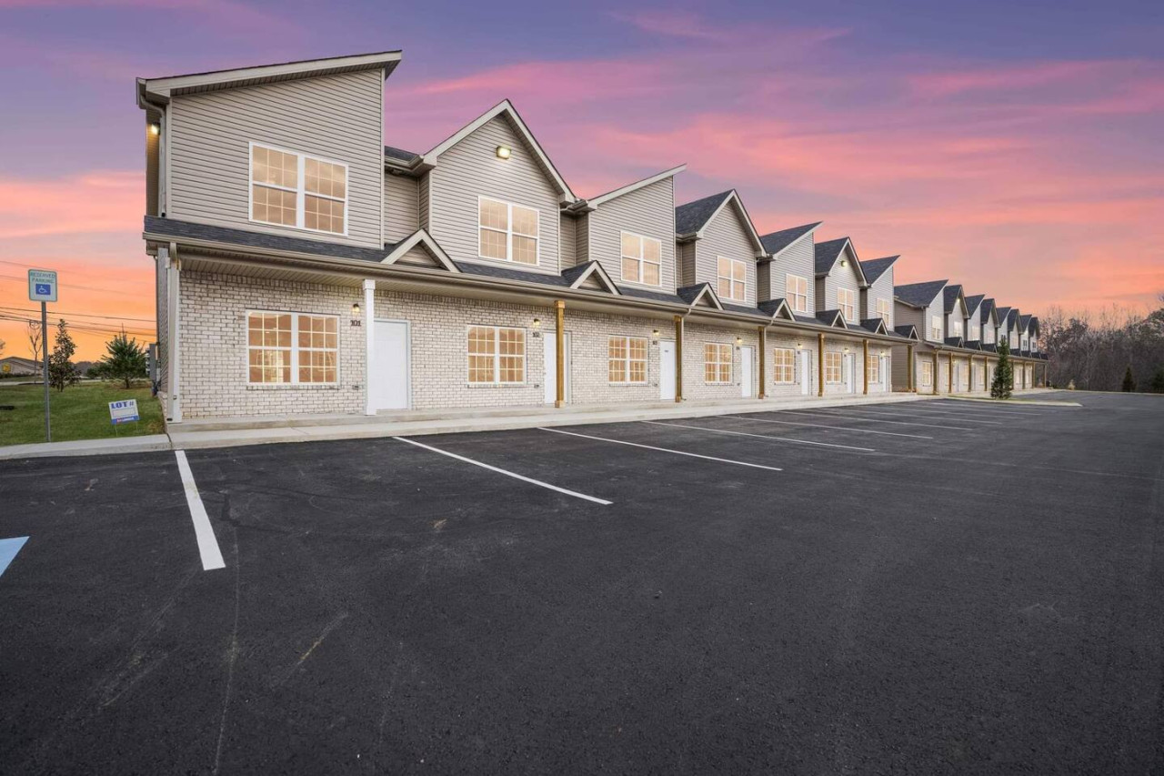 a-taste-of-luxe-*upscale-condo*-near-nashville-and-ft-campbell/