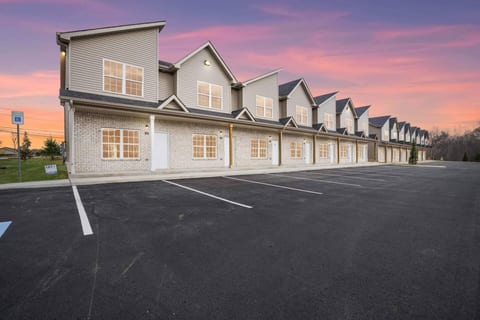 A Taste of Luxe *Upscale Condo* Near Nashville and Ft Campbell