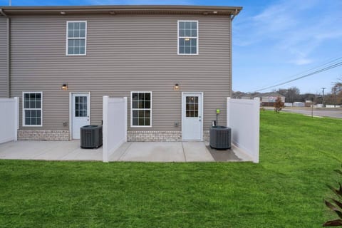 A Taste of Luxe *Upscale Condo* Near Nashville and Ft Campbell