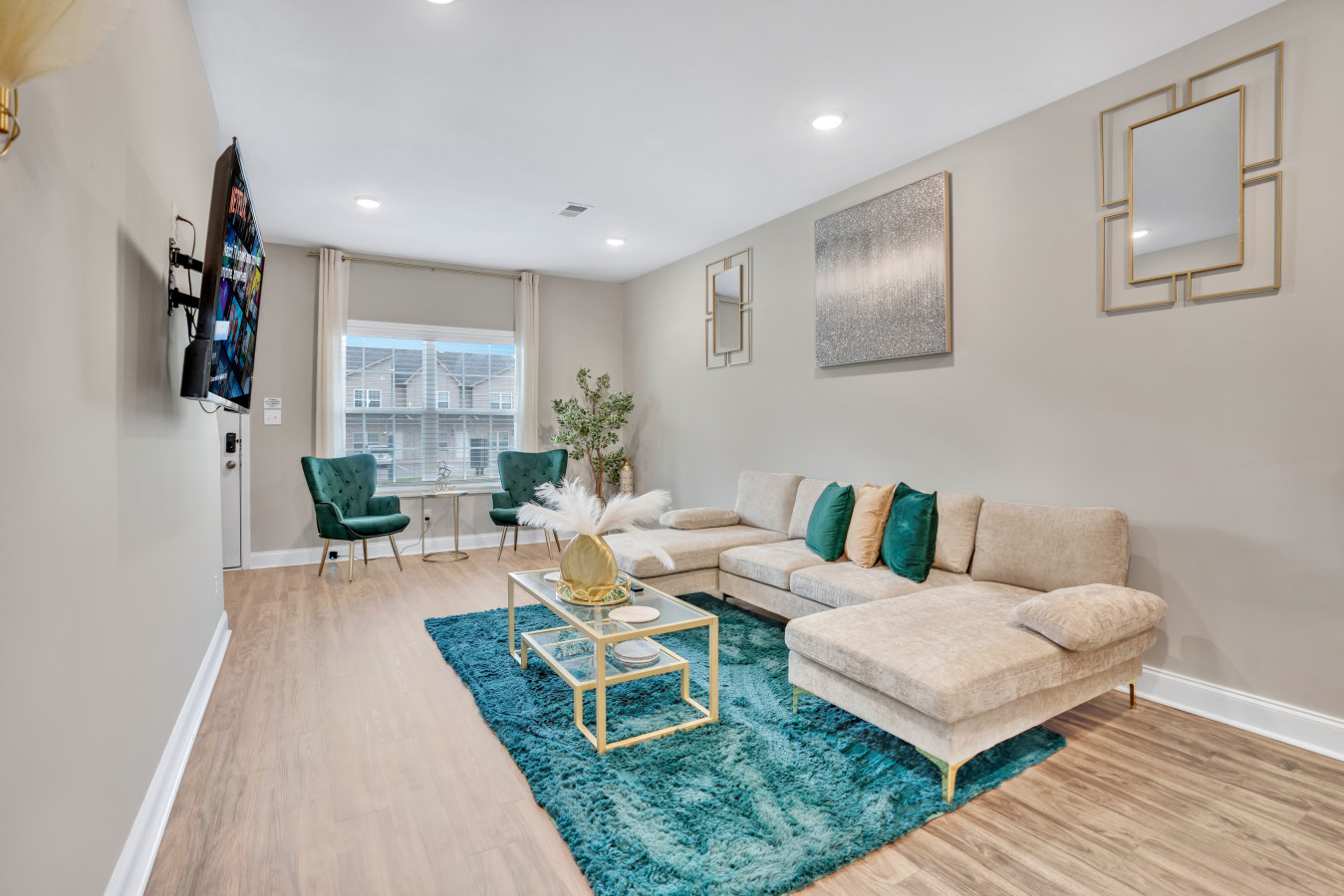 a-taste-of-luxe-*upscale-condo*-near-nashville-and-ft-campbell/