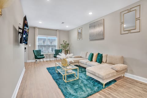 A Taste of Luxe *Upscale Condo* Near Nashville and Ft Campbell