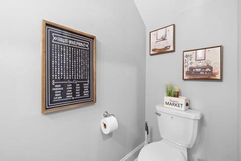 Sapphire Oasis: A Luxurious Townhouse Retreat near Nashville & Ft Campbell