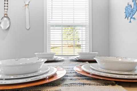 Sapphire Oasis: A Luxurious Townhouse Retreat near Nashville & Ft Campbell