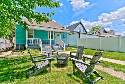5 BR Bungalow~3 En-Suite on Main Floor~Sleeps 15