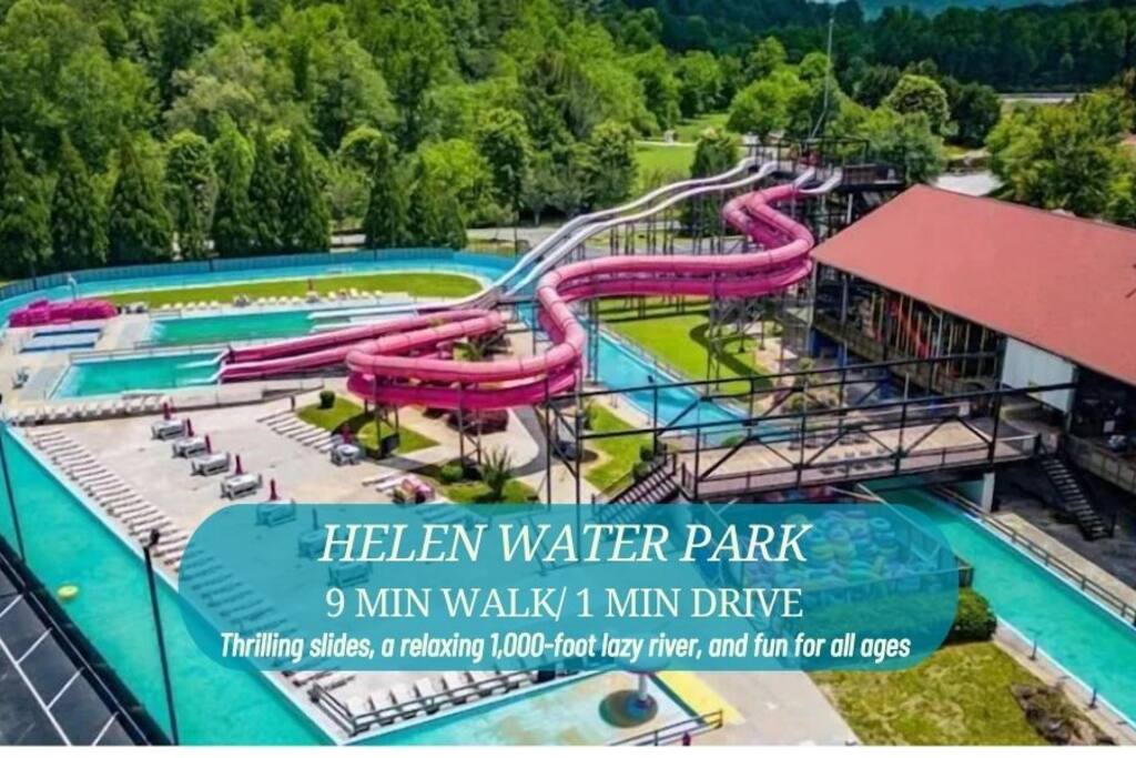 treetop-haus*-hot-tub*theatre*arcade*dog-friendly/