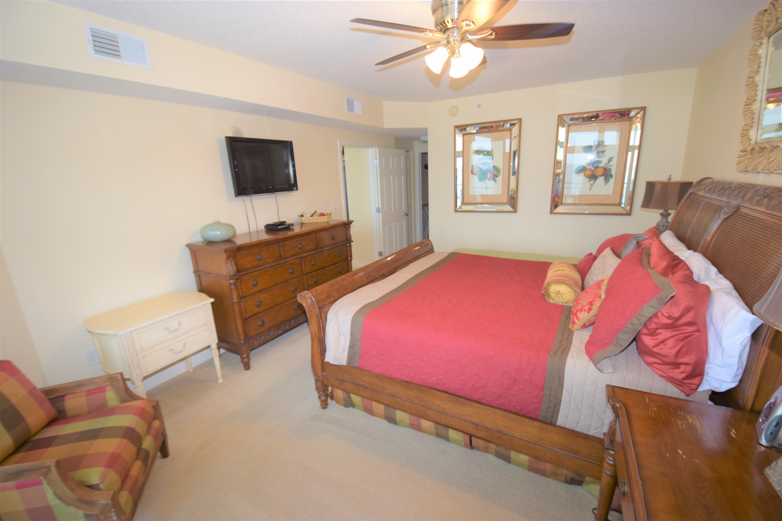 Master Bedroom West - Ocean Blue Vacation Rentals - Myrtle Beach