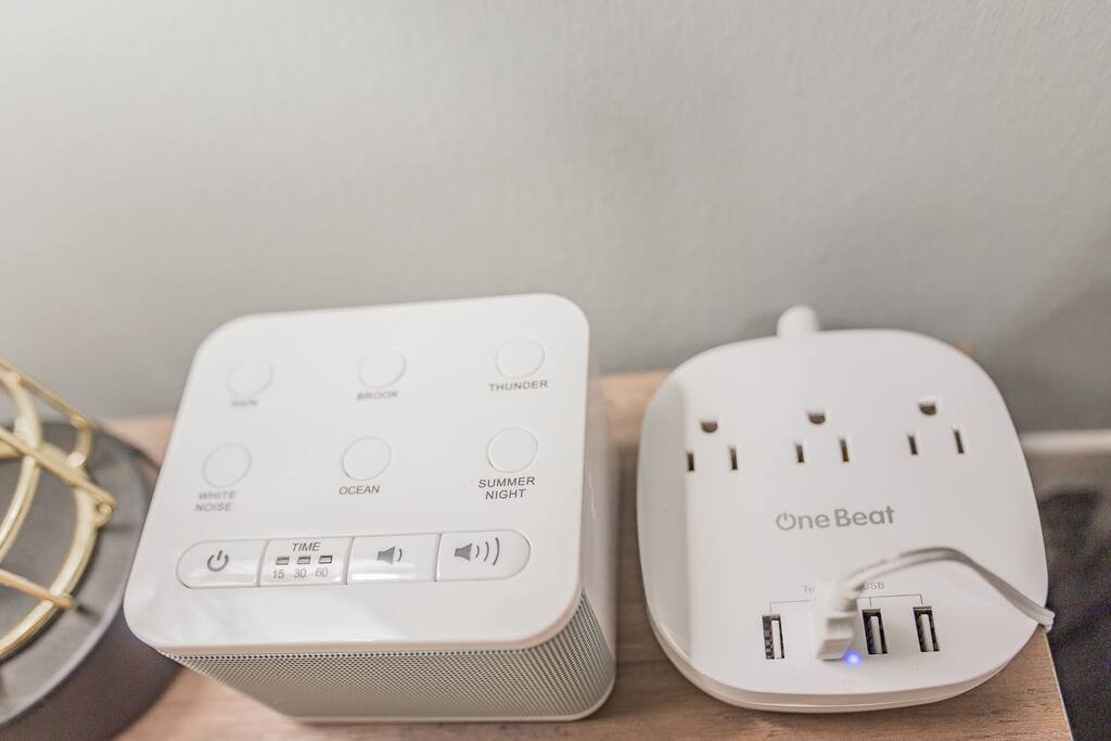 Each bedroom is equipped with extra plugs, ensuring you have ample charging options for your devices. Additionally, we provide bedside noise machines, allowing you to create a peaceful & serene environment, perfect for a restful night's sleep. Each bedroom is equipped with extra plugs, ensuring you have ample charging options for your devices. Additionally, we provide bedside noise machines, allowing you to create a peaceful & serene environment, perfect for a restful night's sleep. - N. Chatt Charm - 2 Bedroom - Walk to Walnut St Bridge, Coolidge Park, and the river! - Chattanooga