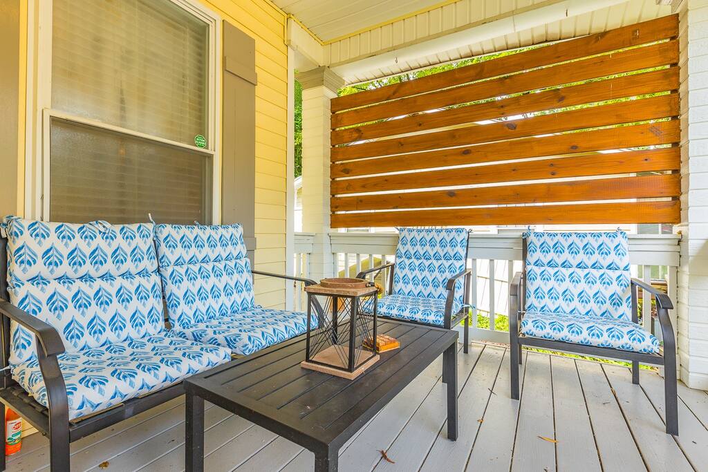 N. Chatt Charm - 2 Bedroom - Walk to Walnut St Bridge, Coolidge Park, and the river!