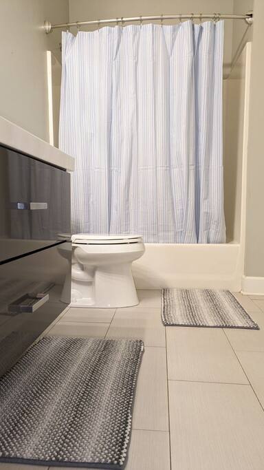 N. Chatt Charm - 2 Bedroom - Walk to Walnut St Bridge, Coolidge Park, and the river!