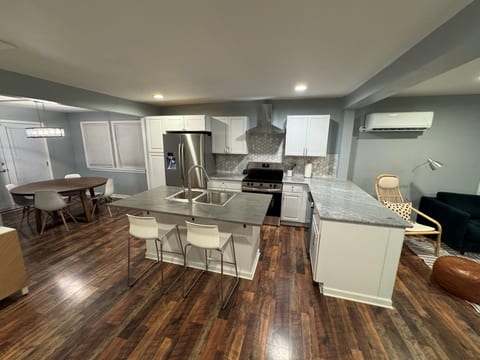 Cute cottage within walking distance to GCSU