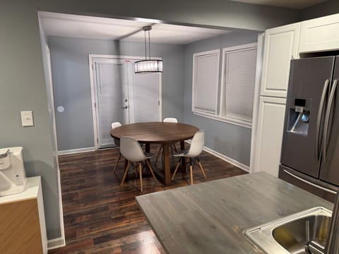 Cute cottage within walking distance to GCSU