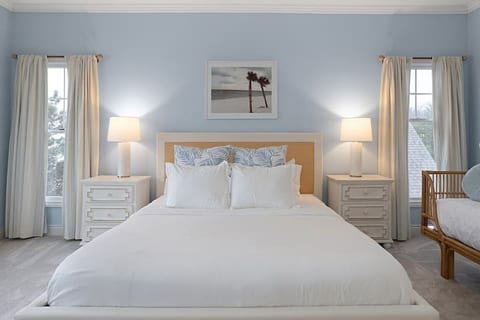 With a king bed, amazing views of Lake Michigan, and a twin sized daybed this spacious bedroom can comfortably sleep 3.