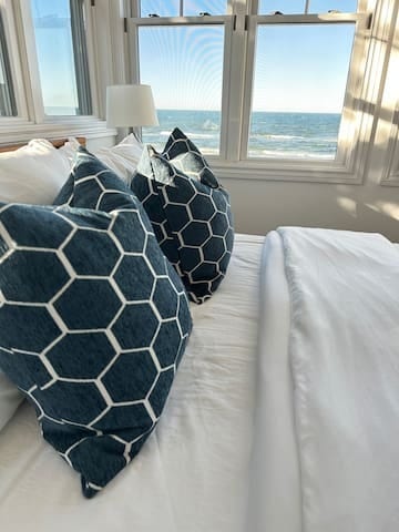 Wake up to beautiful views of Lake Michigan!