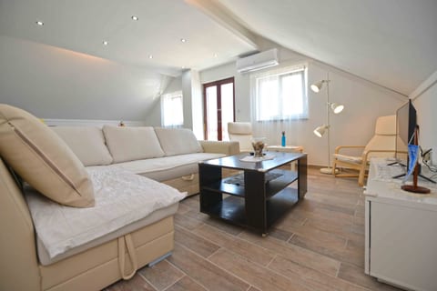 Apartment Mili Sea View Betina - Unit 373924-13