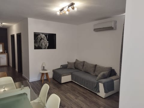 Apartments Dora - Unit 375113-13