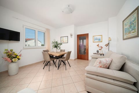 Apartments Josip - Unit 375172-13