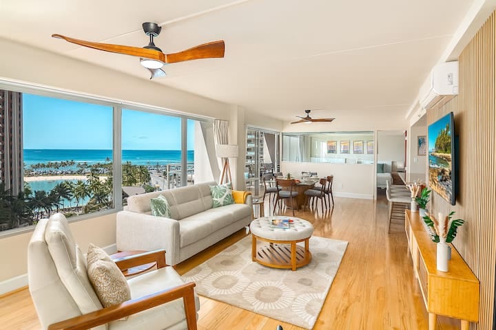 Upscale 2BR/2BA Ocean View in Waikiki + Parking! - Honolulu