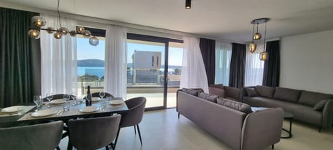 Apartments Mark 2 - Unit 375296-13