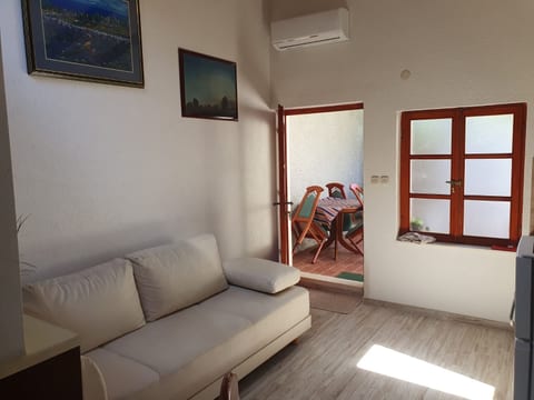 Apartment Kova - Unit 375826-13