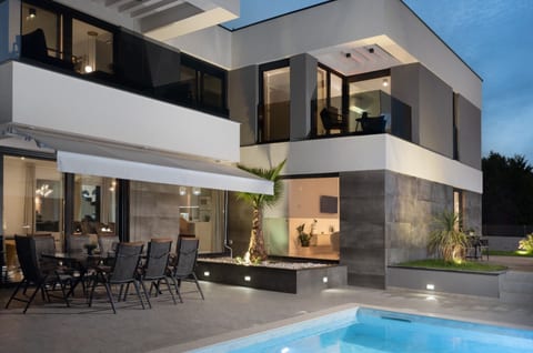 Villa Ren - Unit 375382-13