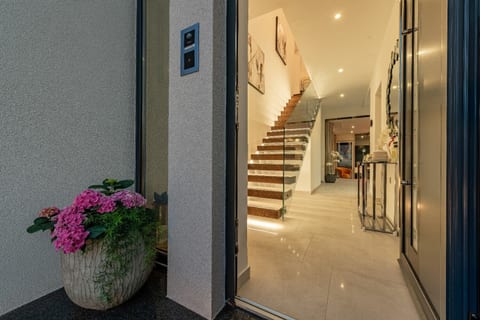 Villa Ren - Unit 375382-13
