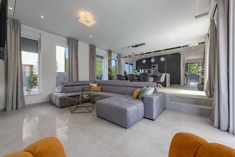 Villa Ren - Unit 375382-13
