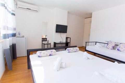 Apartments and Rooms Hope - Unit 375384-13