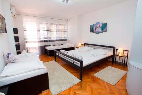 Apartments and Rooms Hope - Unit 375387-13
