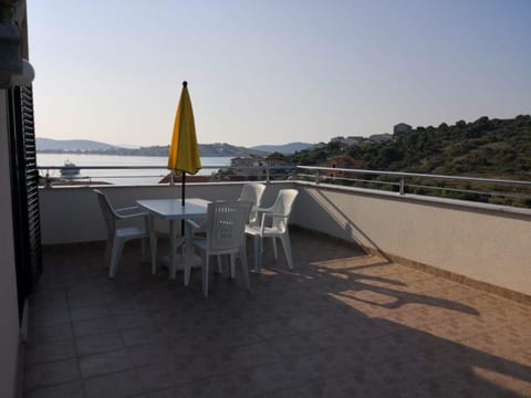 Apartments Nadica - Unit 375413-13