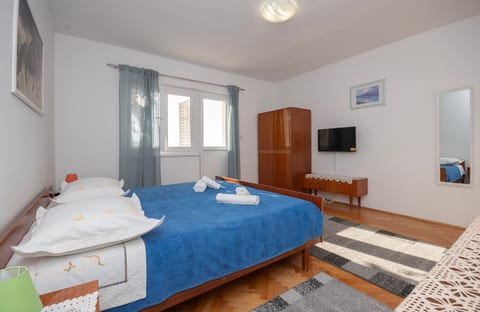 Apartment Ivana - Unit 375512-13
