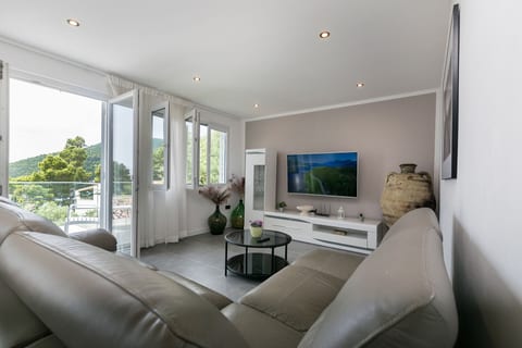 Apartment Mila - Unit 375513-13
