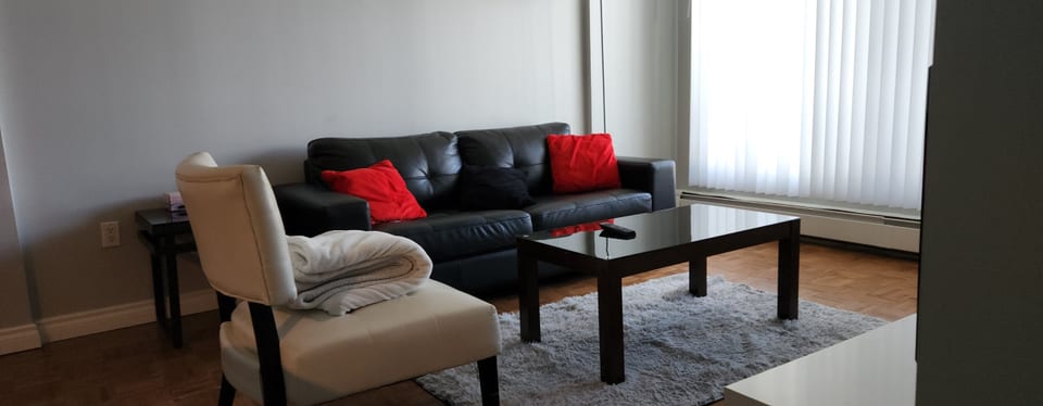 Chic Furnished Apartment with Modern Amenities on 12 Avenue SW for Prime Stays - Calgary