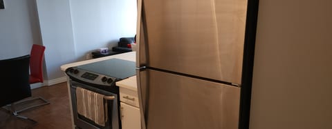 Chic Furnished Apartment with Modern Amenities on 12 Avenue SW for Prime Stays