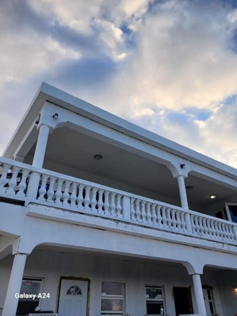 (Turks and Caicos)New (Entire  Villa) with sea view