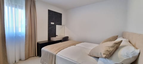 Apartments Mark 1 - Unit 375522-13
