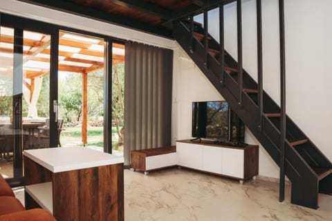 House Stone house with jacuzzi - Unit 375567-13