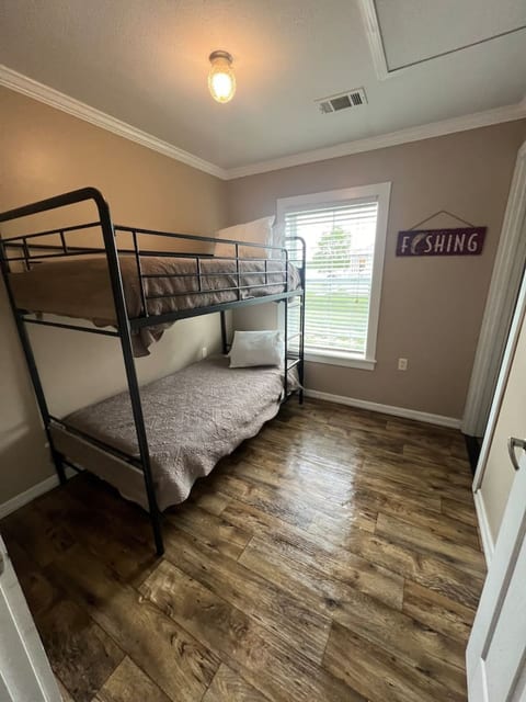 2nd bedroom with bunk bed.