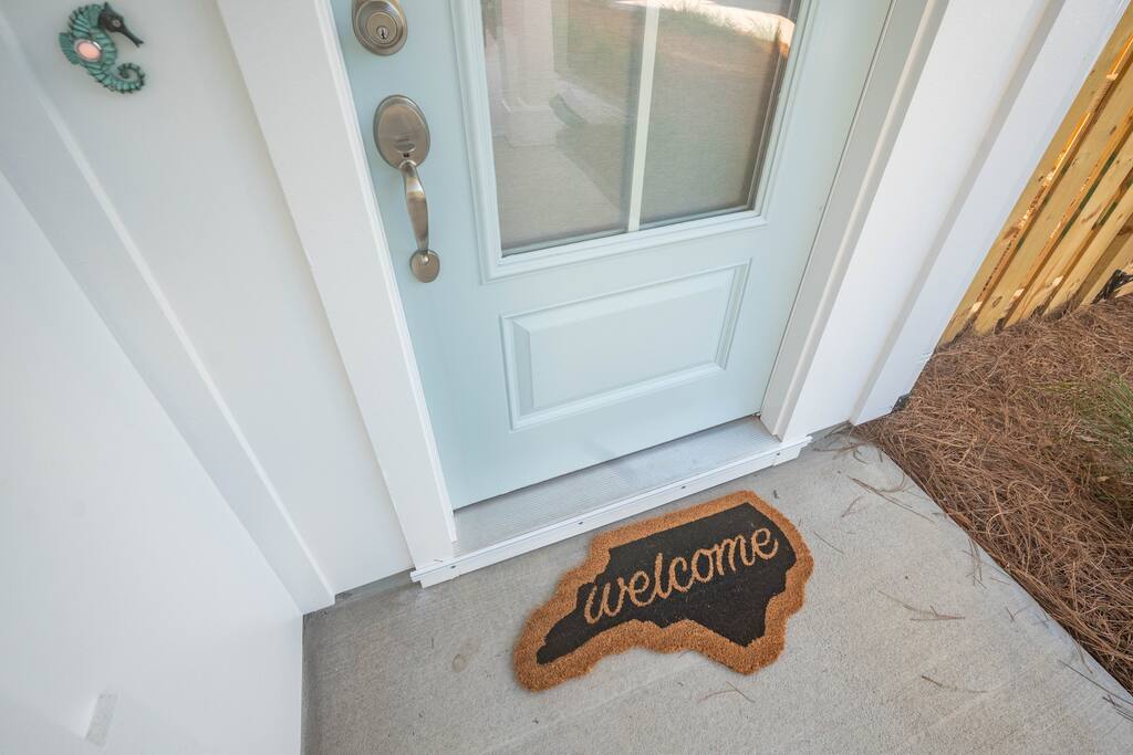 Summer Family Getaway| Elevator | 2 Blocks 2 Beach