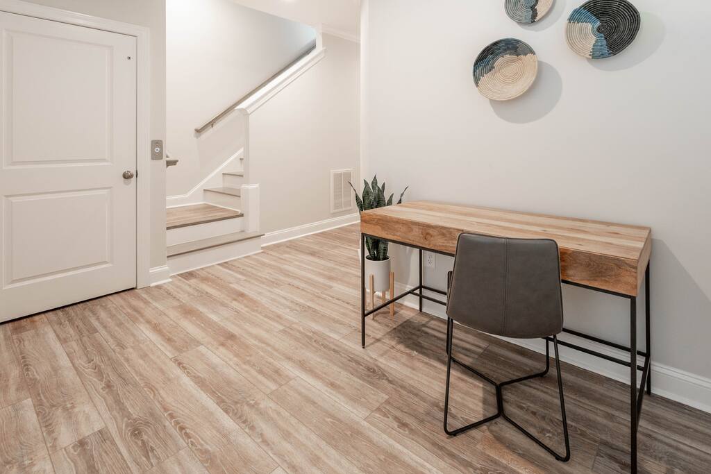 Summer Family Getaway| Elevator | 2 Blocks 2 Beach
