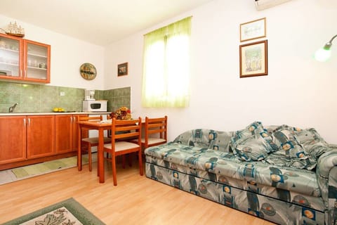 Apartments Miro - Unit 375630-13