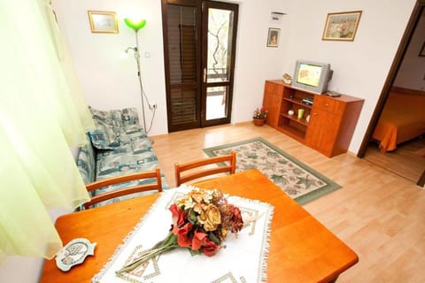 Apartments Miro - Unit 375630-13