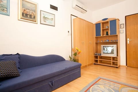 Apartments Miro - Unit 375628-13