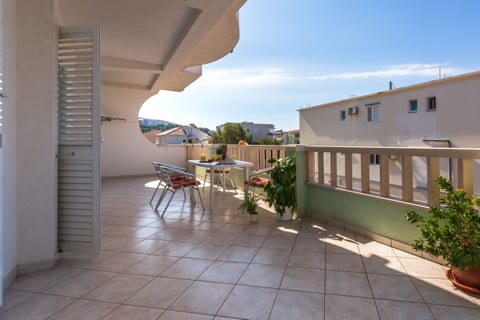 Apartments and Rooms Happiness - Unit 375636-13
