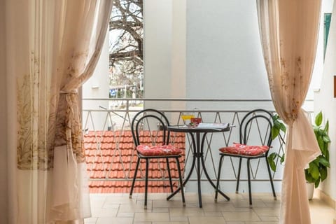 Apartments and Rooms Happiness - Unit 375637-13