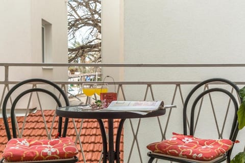 Apartments and Rooms Happiness - Unit 375637-13
