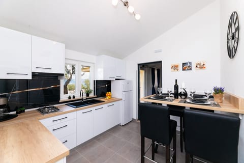 House Fani - Unit 375671-13