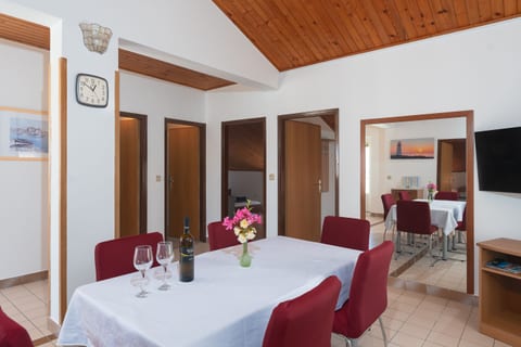 Apartments Krneta - Unit 376244-13